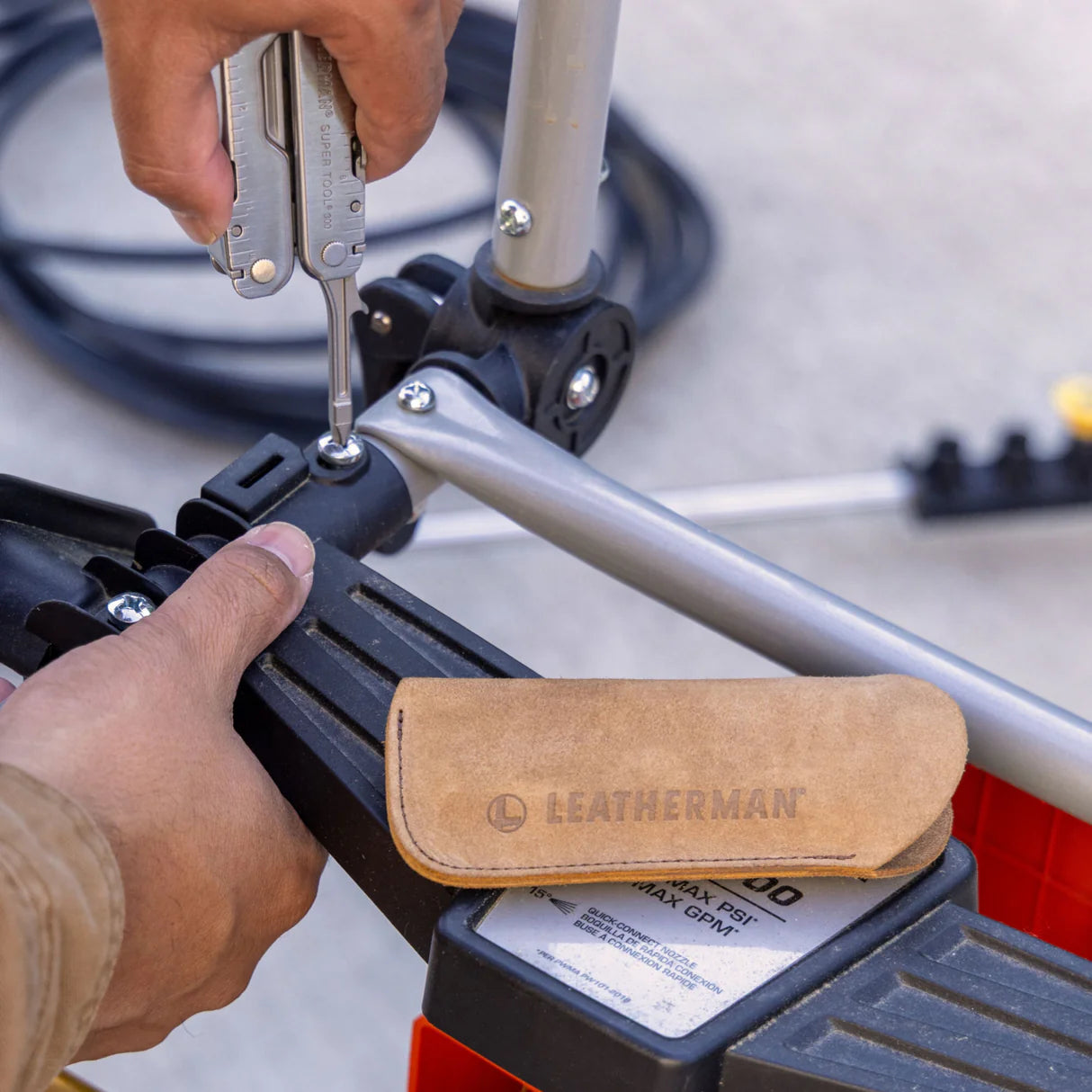 Leatherman Leather Sleeve - Brown